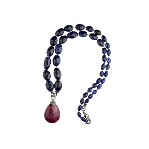 Accedi al prodotto correlato Bartorelli Italian Jewels COLLANA IN ORO NERO CON ZAFFIRI BLU, DIAMANTI BROWN E PENDENTE RUBINO - BAC010