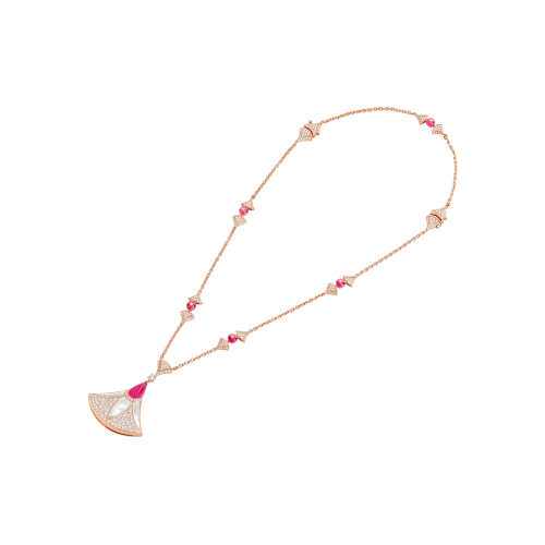 Accedi al prodotto correlato Bulgari COLLANA DIVAS' DREAM IN ORO ROSA CON RUBELLITE, MADREPERLA E PAV&Eacute; DI DIAMANTI - CL859983 - CL859983
