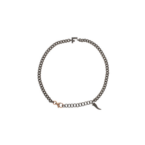 Accedi alla scheda di Mano | J . BRACCIALE CON CATENA GROUMETTE IN TITANIO, LETTERA F IN ORO ROSA E DIAMANTI NERI - KATBRTGROUM_F - KATBRTGROUM_F
