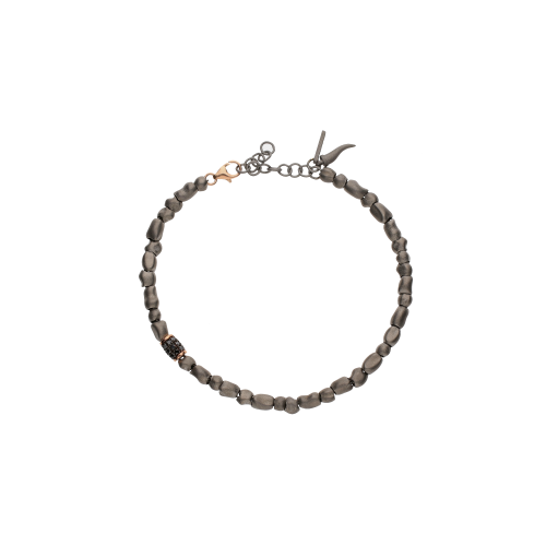 Accedi alla scheda di Mano | J . BRACCIALE SASSI SMALL IN TITANIO, BARILOTTO CON DIAMANTI BLACK  E MOSCHETTONE IN ORO ROSSO - PEPSMBRT1BARRGB