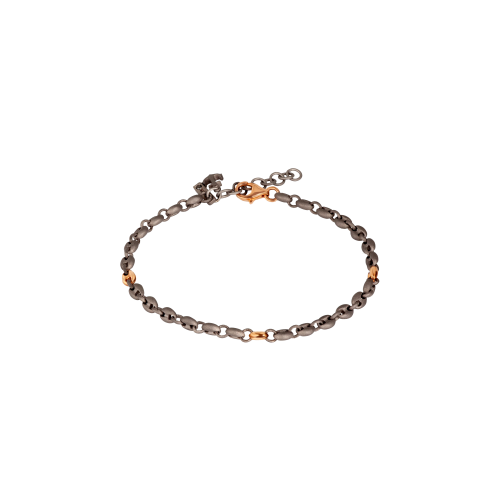 Accedi al prodotto correlato Mano | J . BRACCIALE UOMO CON MAGLIE MARINE PICCOLE IN TITANIO E ORO ROSSO 9 KT, ANCORA IN TITANIO E DIAMANTE BLACK - MARBRT3RGSM