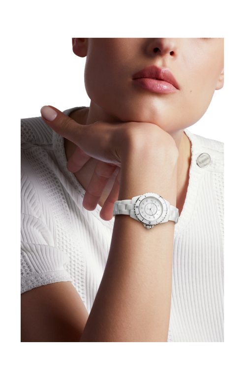 Accedi alla scheda di Chanel J12 CALIBRO 12.2, 33 MM - H10472