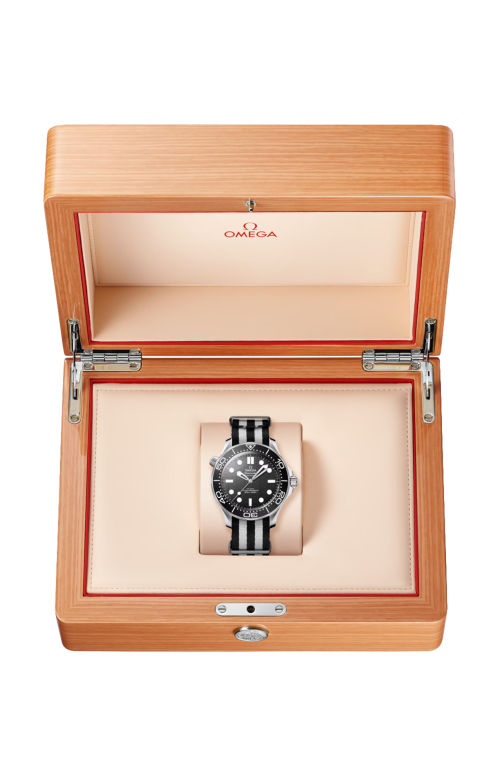 Accedi alla scheda di Omega SEAMASTER DIVER 300M 42 MM, ACCIAIO SU NATO - 210.32.42.20.01.005