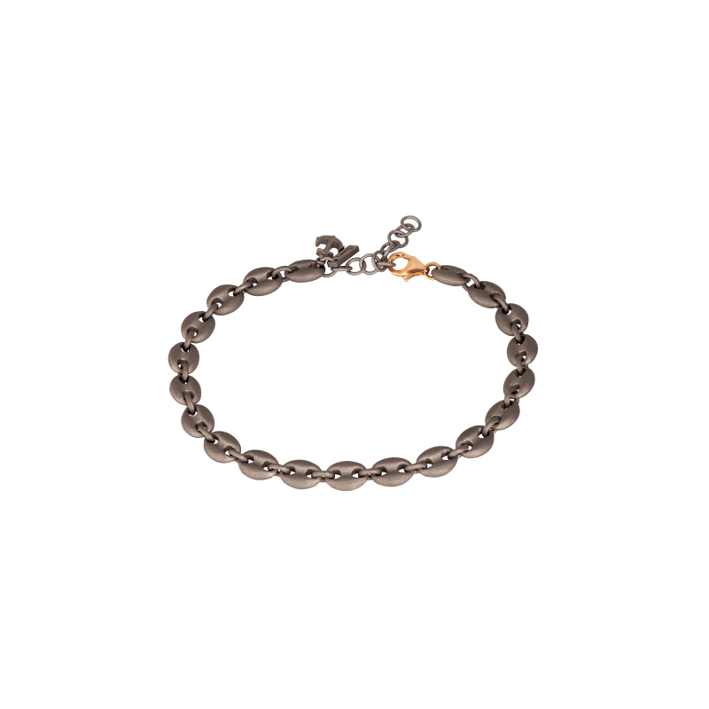 Mano | J . | BRACCIALE UOMO CON MAGLIE MARINE GRANDI IN TITANIO E CHIUSURA IN ORO ROSSO 9 KT, ANCORA IN TITANIO E DIAMANTE BLACK - MARBRTTLA (1)
